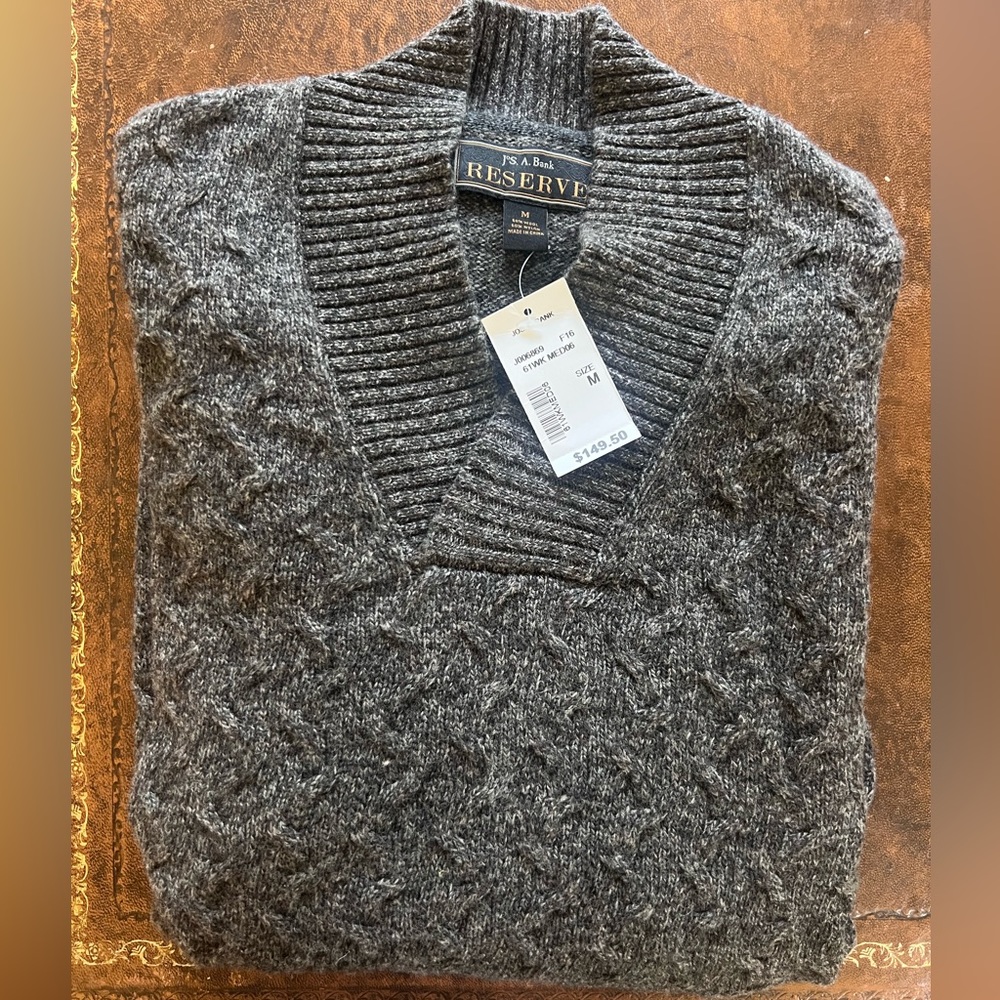 NWT Jos A Bank reserve collection men’s sweater Medium